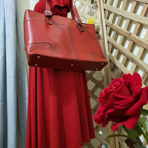 Laura Jones | Shoulder Bag / Laptop Bag | Red | Pre-Owned - Picture 14 of 16